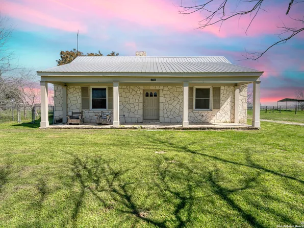 14901 us highway 183, Gonzales, TX 78629