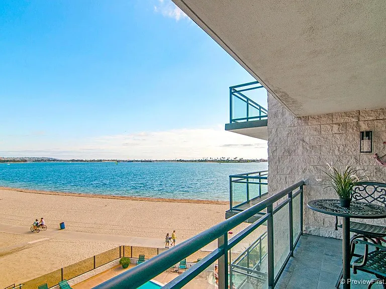 3916 Riviera Dr #403 — Photo 19