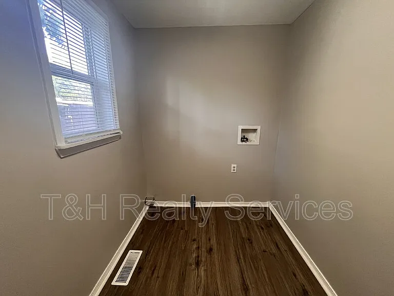 609 S Crystal St — Photo 19