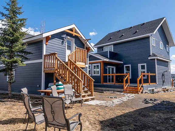 4th image of 216 Cottageclub Cres