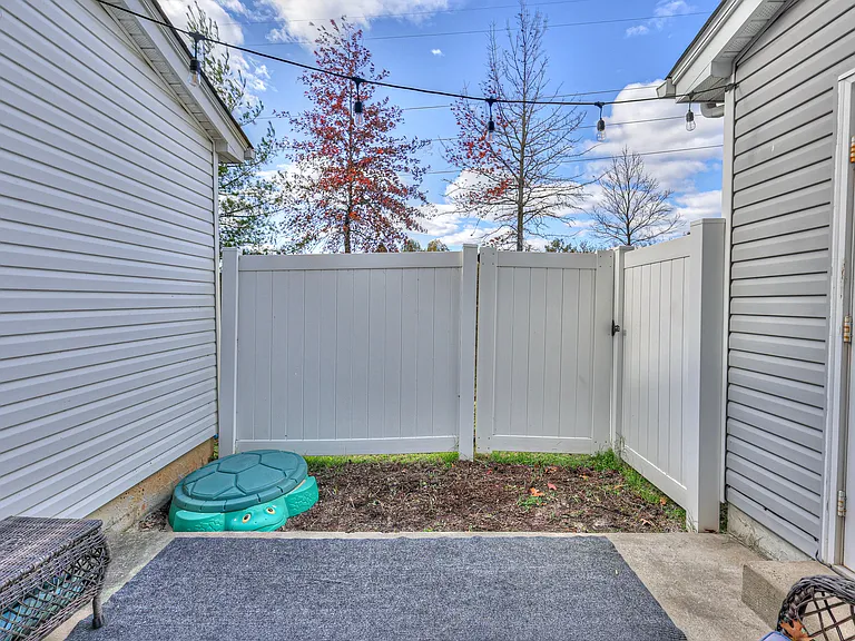 589 Bradburn Village Cir — Photo 30