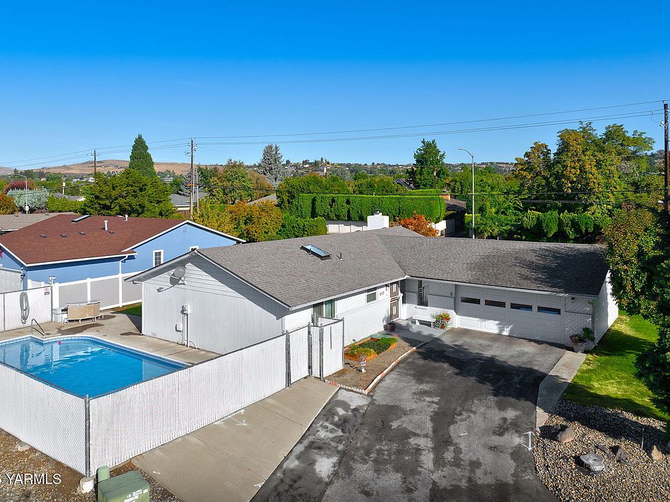 1st image of 600 S 69th Ave