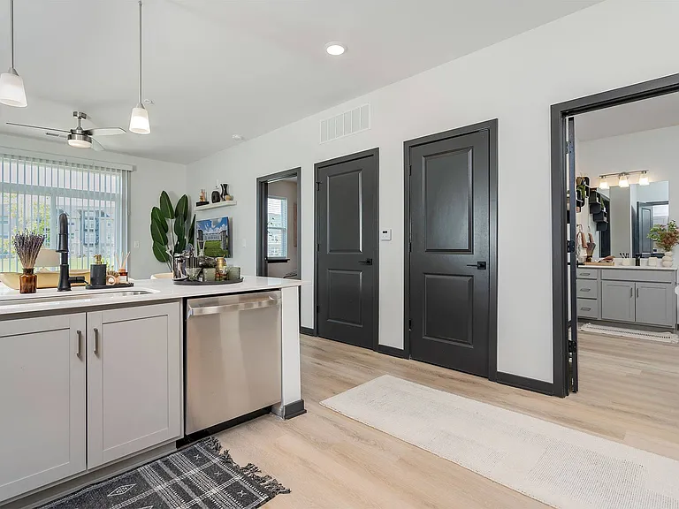 1BR, 1BA - 741SF - Kitchen and Bath