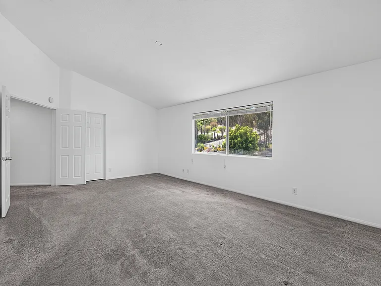 13887 Carriage Rd — Photo 33
