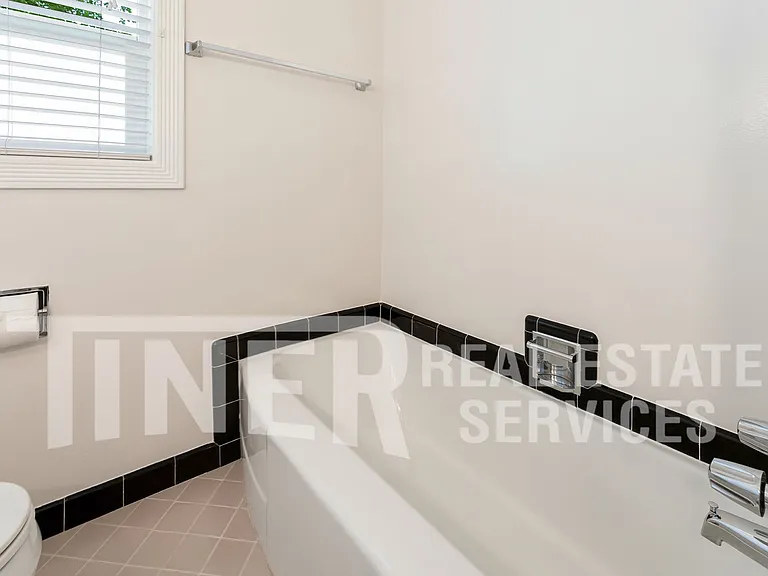 541 Sandburg Dr — Photo 17