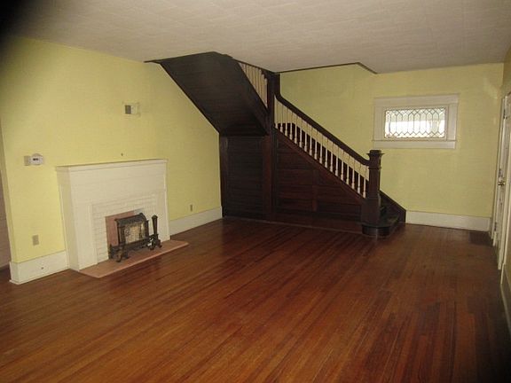 5th image of 620 W 2nd Ave