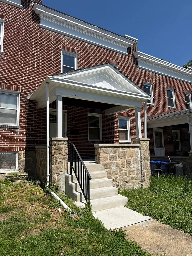3 bed, 1760 sqft, $2,295 — Photo 2