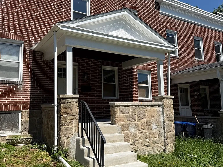 798 N Grantley St — Photo 2