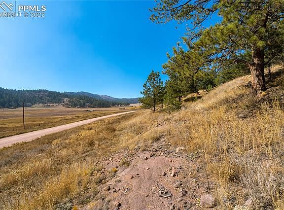 3rd image of 1251 Lakemoor Dr