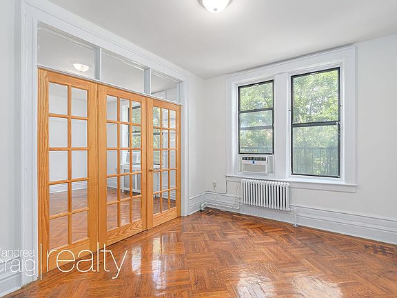 4th image of 440 Saint Johns Pl APT 4D