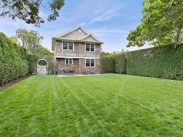 20 Pleasant Ln — Photo 9