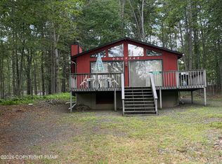 1213 Penn Ct, Pocono Lake, PA 18347