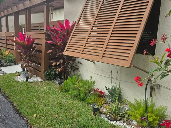 893 120th Way, Davie, FL 33325