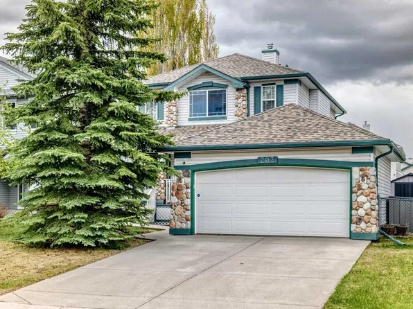 203 W Lakeview Cir, Chestermere, AB T1X 1M5