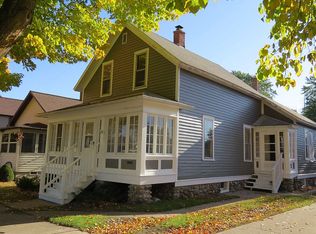 215 S D St, Cheboygan, MI 49721