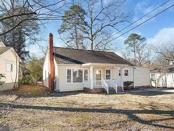 4th image of 611 Briarwood Cir NW