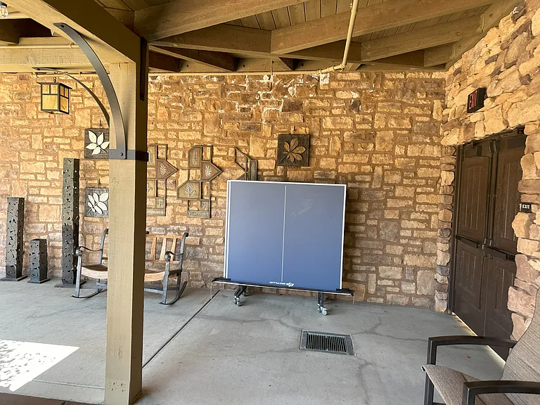 2720 Chuckwagon Ln — Photo 33