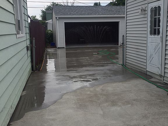 2nd image of 408 Tremont Ave