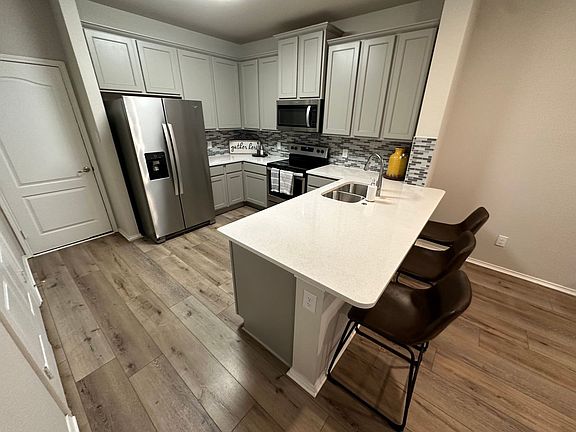 4th image of 3345 Cricket Dr