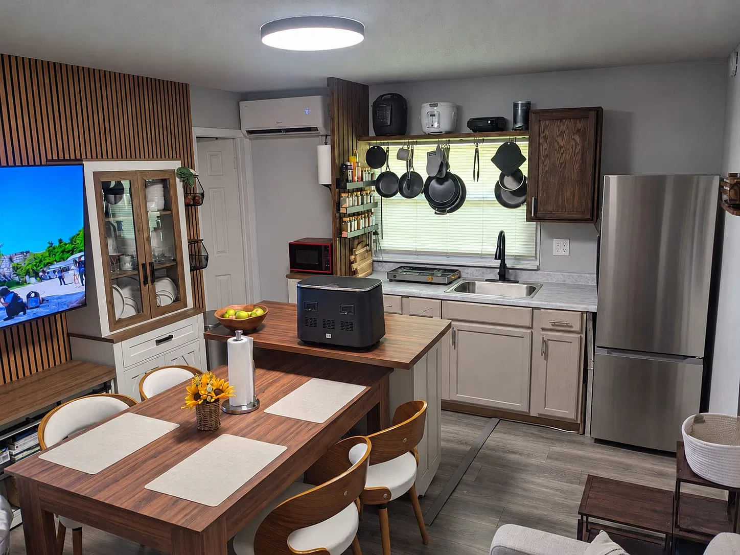 1 bed, 450 sqft, $1,650 — Photo 2
