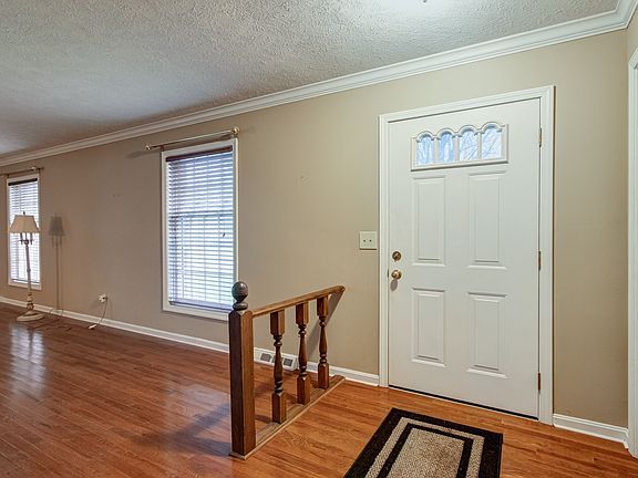 3rd image of 8733 Hillside Dr