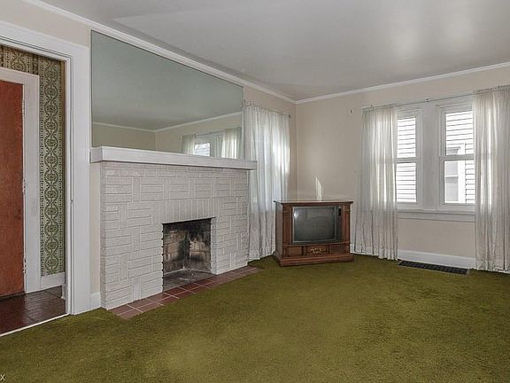 3rd image of 13514 Clifford Ave