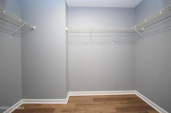 2302 Decorah Ct — Photo 5