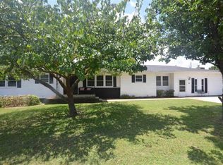 300 Arizona Ave, Wake Village, TX 75501