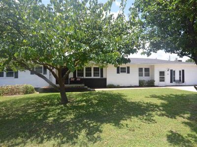 300 Arizona Ave, Wake Village, TX, 75501