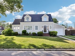1660 Fenimore Road, Hewlett, NY 11557