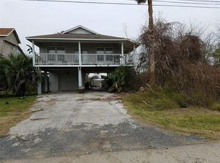 318 14th St, San Leon, TX 77539