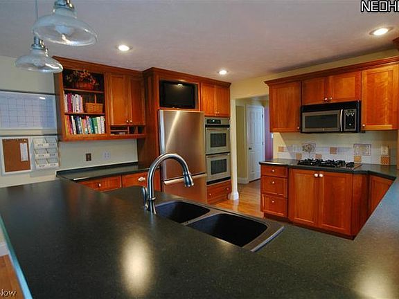 4th image of 268 Falk Ave