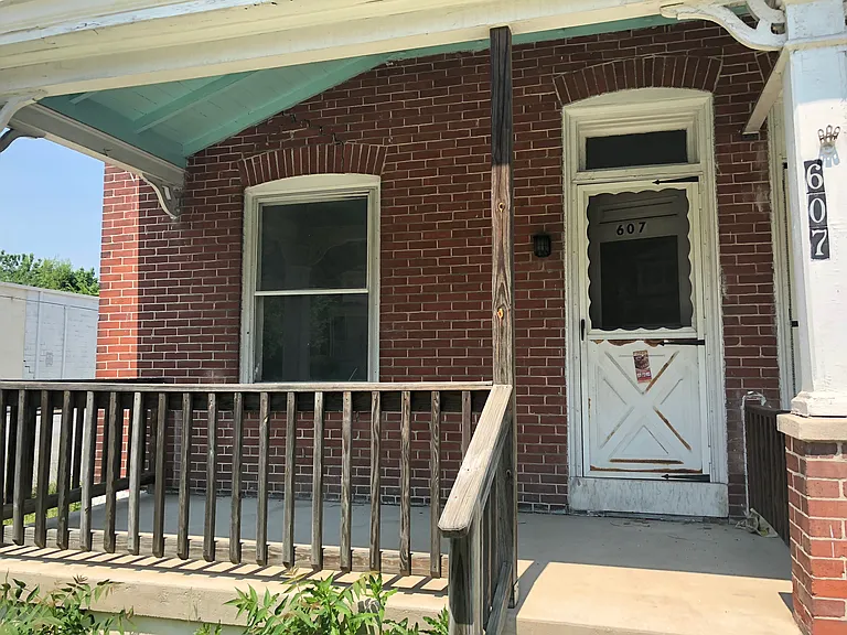607 Bridge St — Photo 2