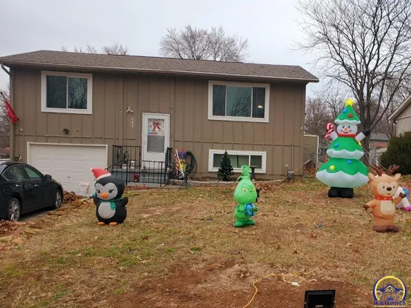 341 W 11th St, Auburn, KS 66402