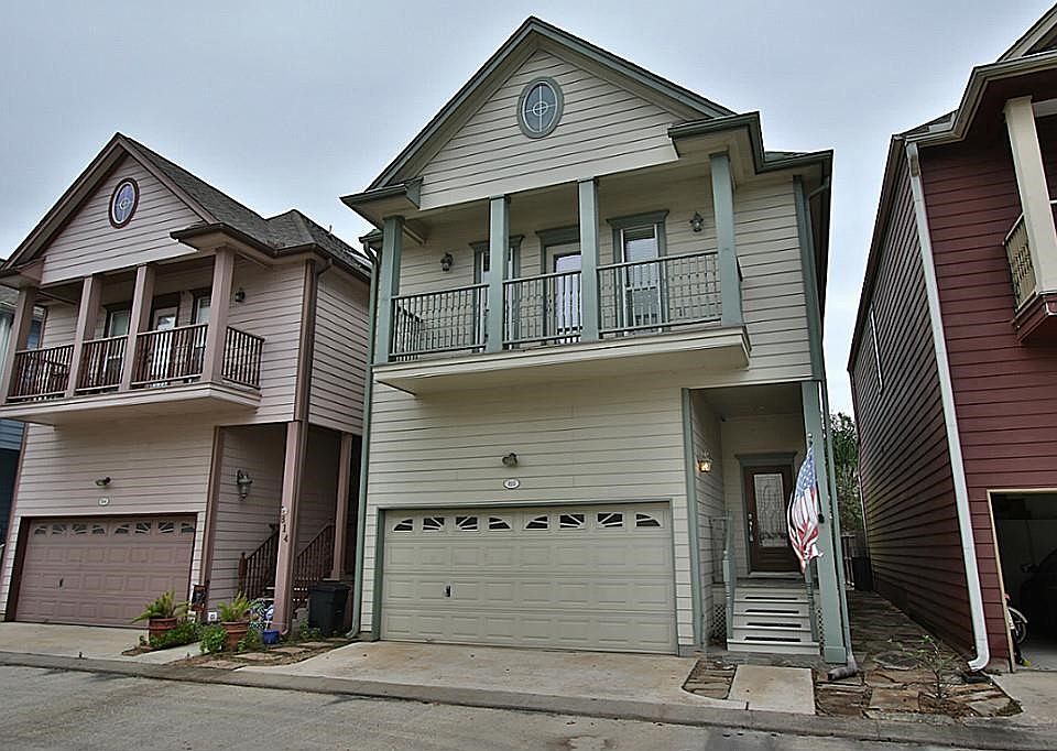 1st image of 810 Garden Rose Ln