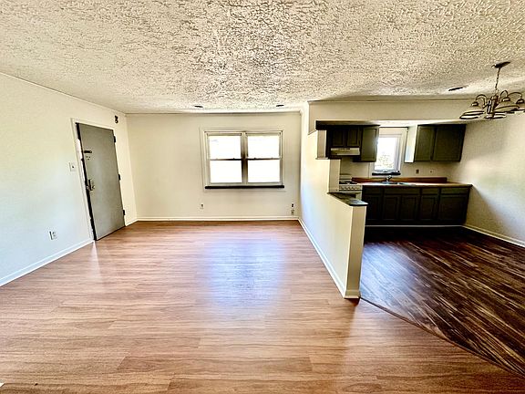 3rd image of 110 E 40th St #3
