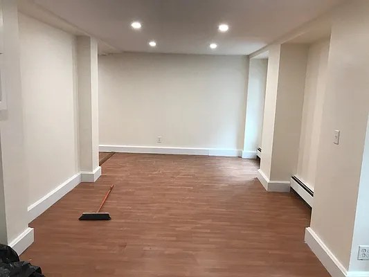Rented by Metro Net Realty | media 32