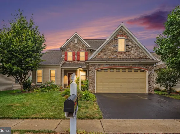 1317 Willow Creek Dr, Mount Joy, PA 17552