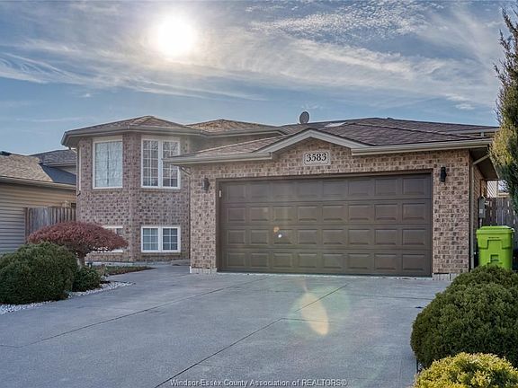 2nd image of 3583 Caribou Cres