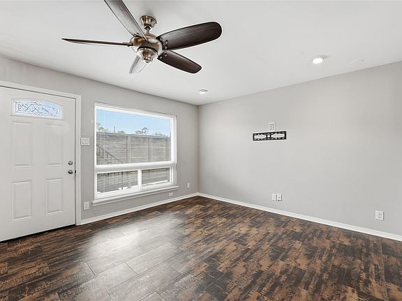 4th image of 1529 Wirt Rd APT 27