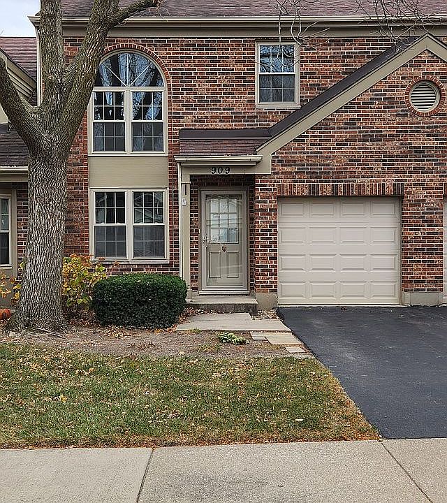 1st image of 909 Carlisle Ave