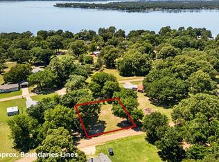 114 Crestwood Dr, Mabank, TX 75156