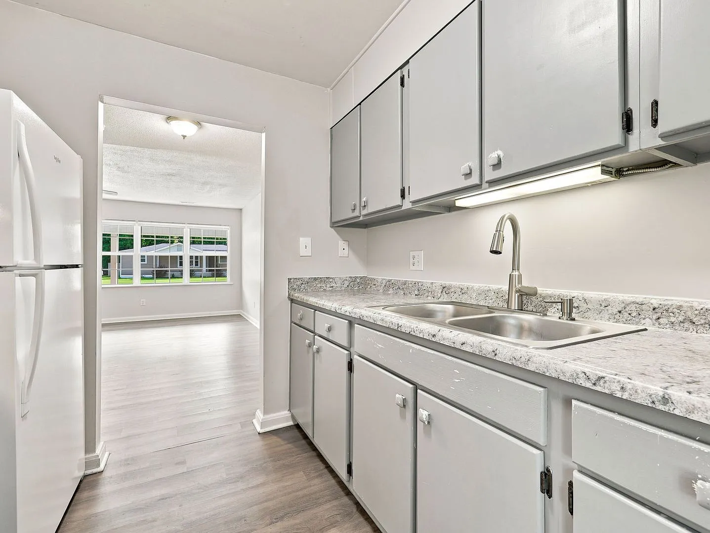 Welcome to 205 5th Avenue — Photo 4