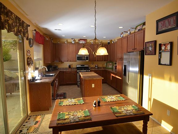 4th image of 560 W Camino Parrilla