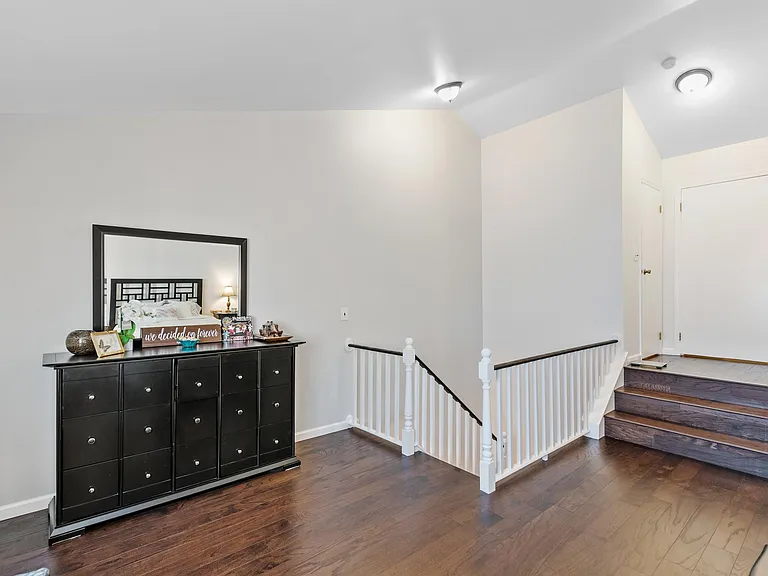 6405 Liberty Ave #5J — Photo 11