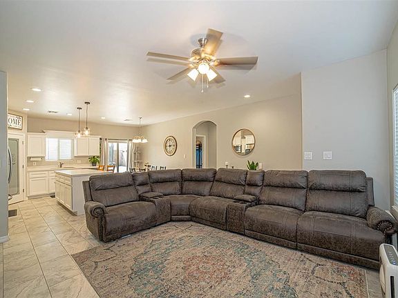 4th image of 10249 E 39th Pl