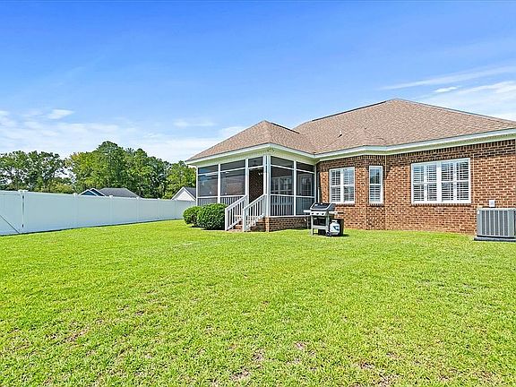 3rd image of 3739 Beckford St