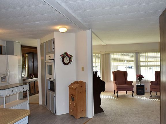 3rd image of 1435 SE Osprey Ln