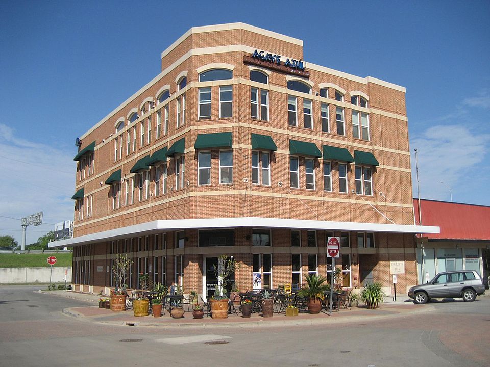 1st image of 1114 Elm St #202