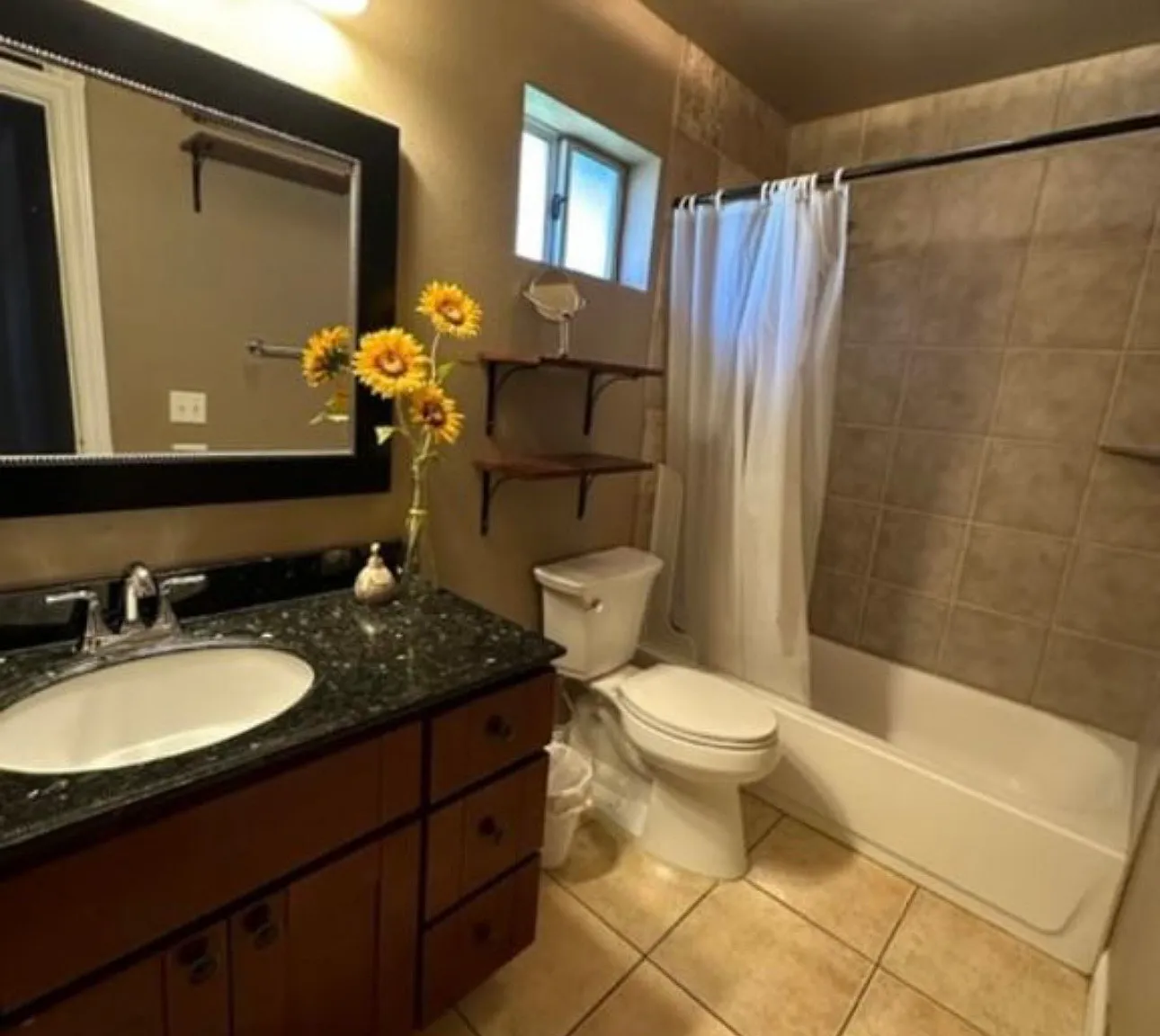 2 bed, 937 sqft, $3,600 — Photo 2
